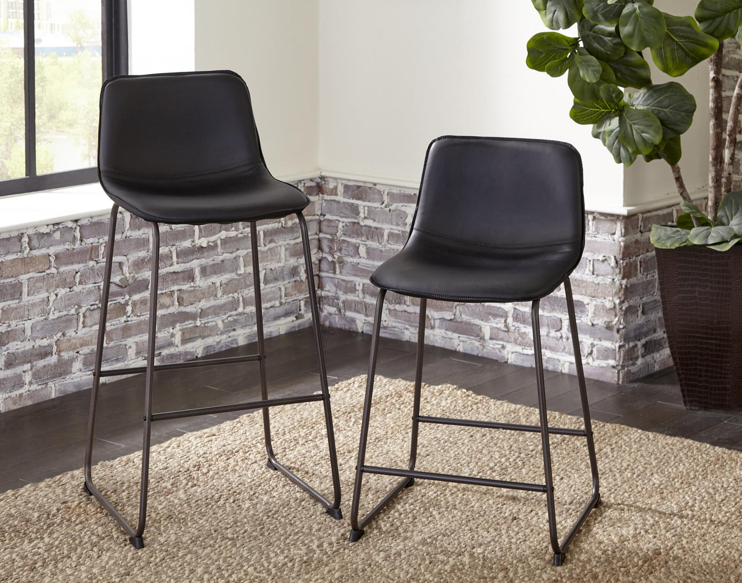 Barstool 24in Black (2 per carton)
