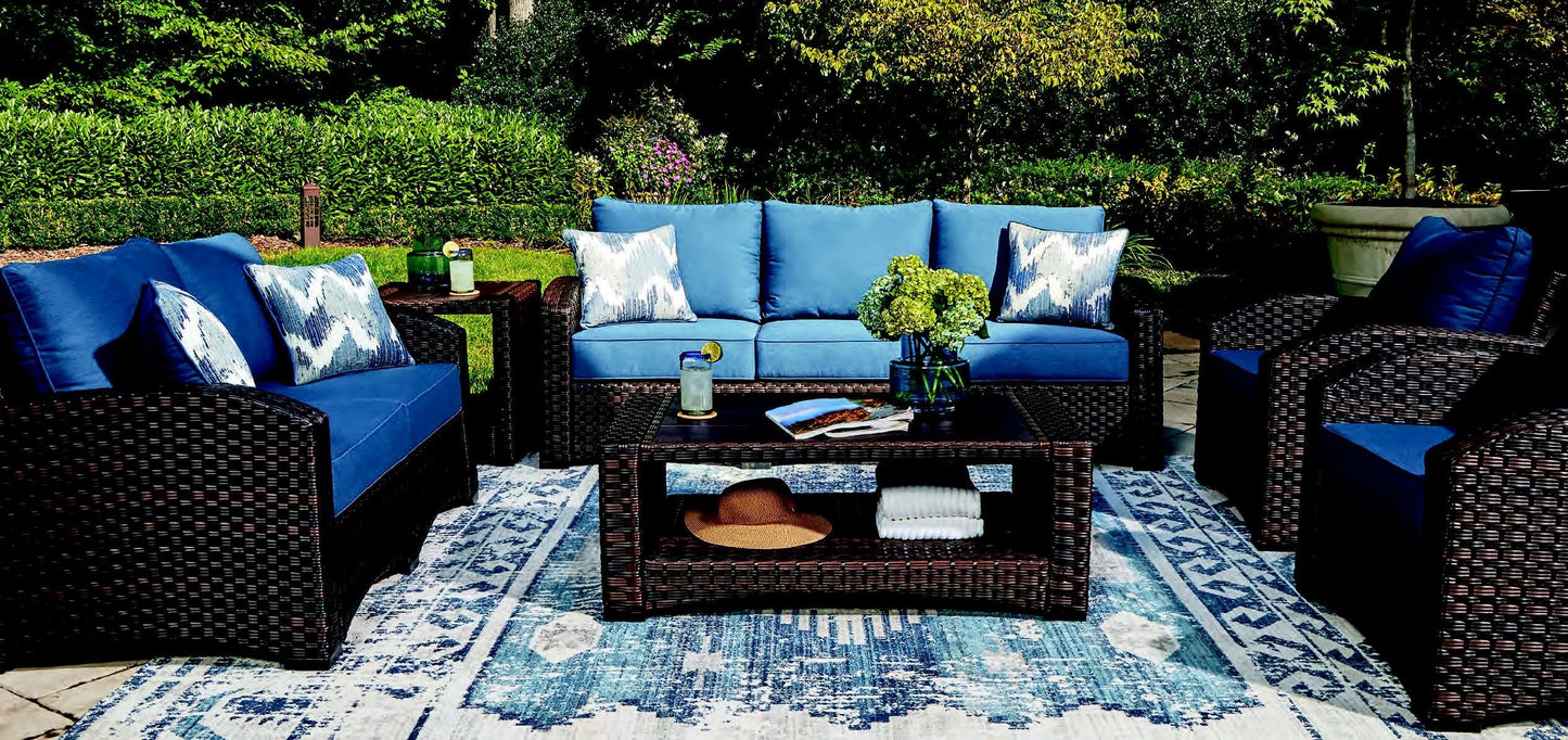 Windglow Sofa w/2 Throw Pillows
