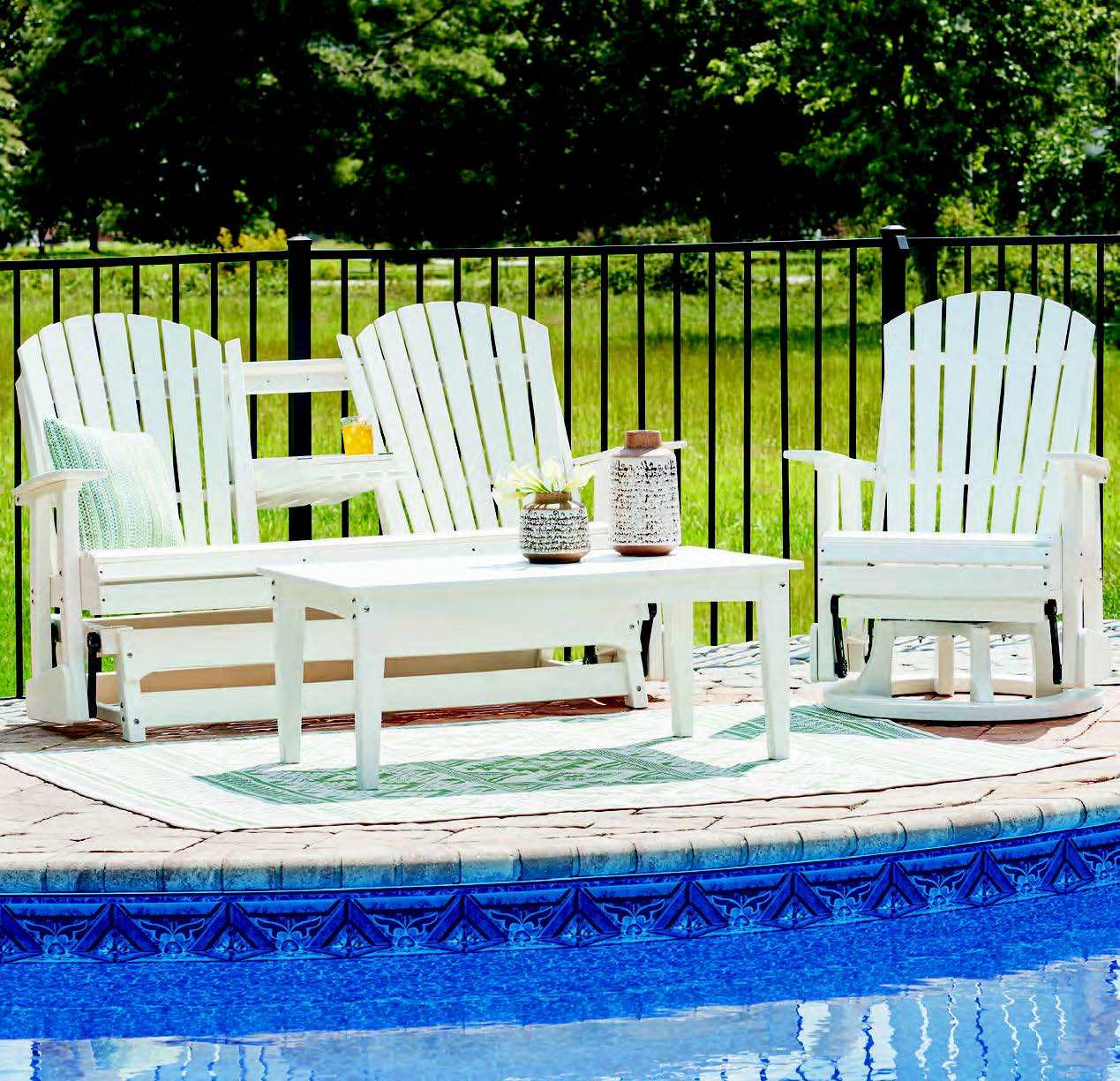 Hyland Wave Glider Loveseat (White)