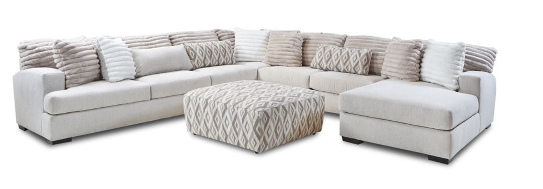 938 Mondo Sectional (Chi Chi Straw) RAF Chaise