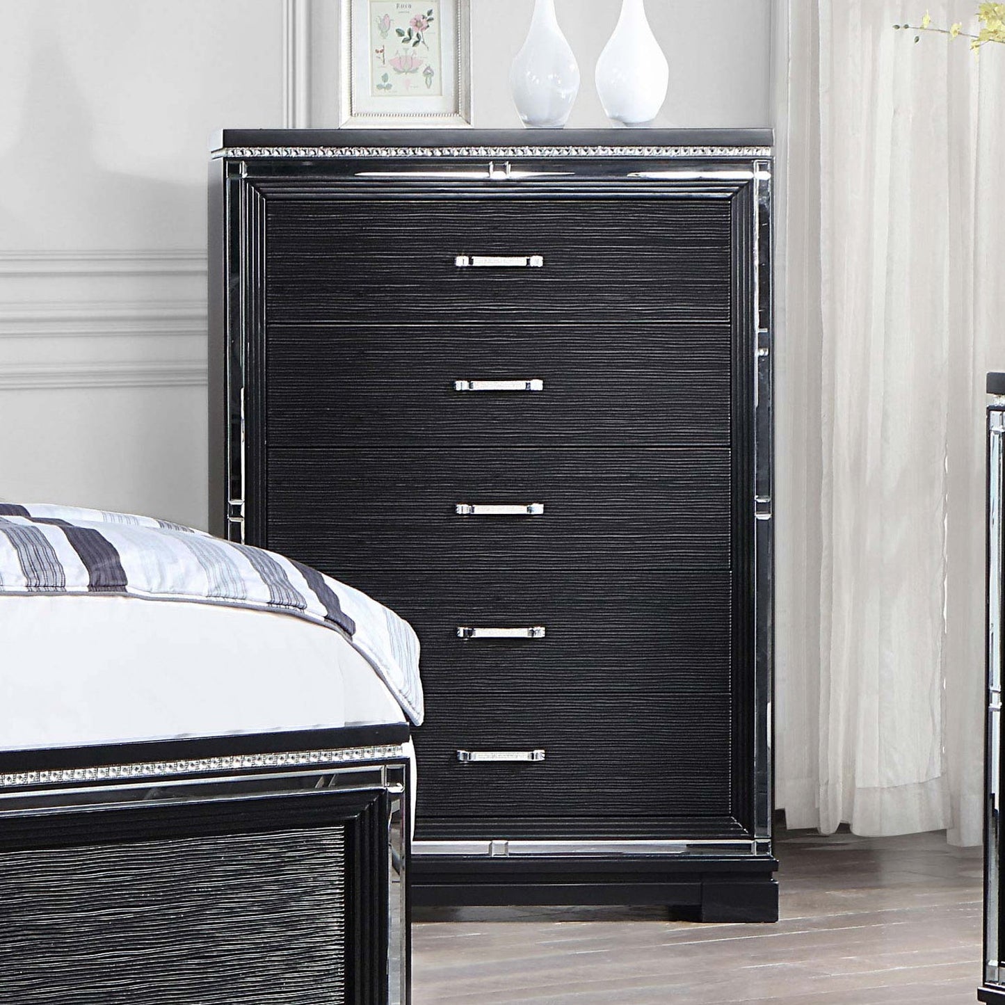 Cappola Rectangular 5-drawer Chest Silver and Black