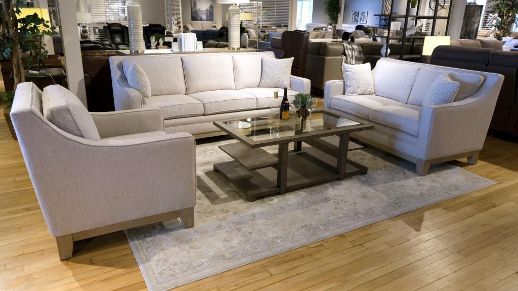 U3429 SOFA W/ 2 PILLOWS