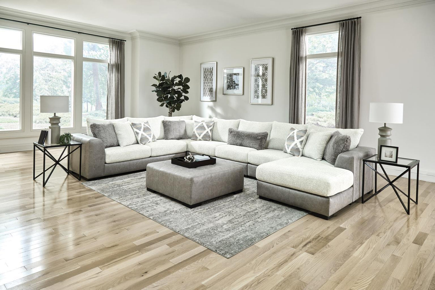 Attract Dove RAF Chaise