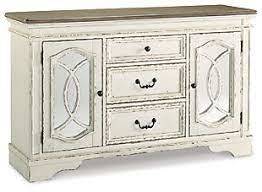 Realyn Dining Room Server