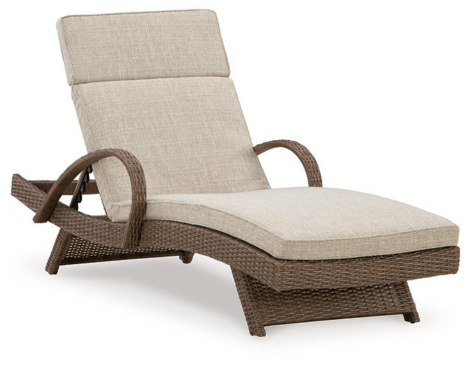 Beachcroft Chaise Lounge w/Cushion