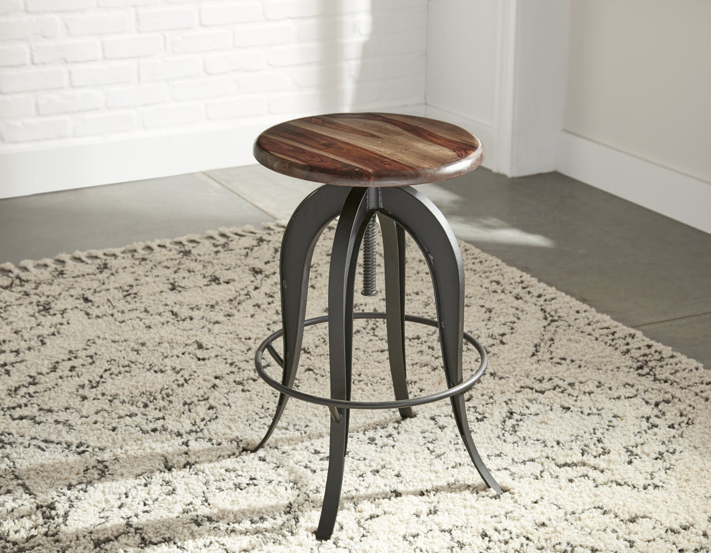 Sparrow Round Setup Stool