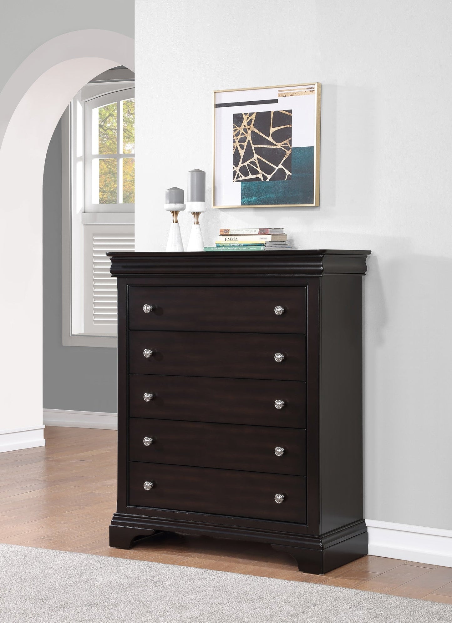 Dominique Chest