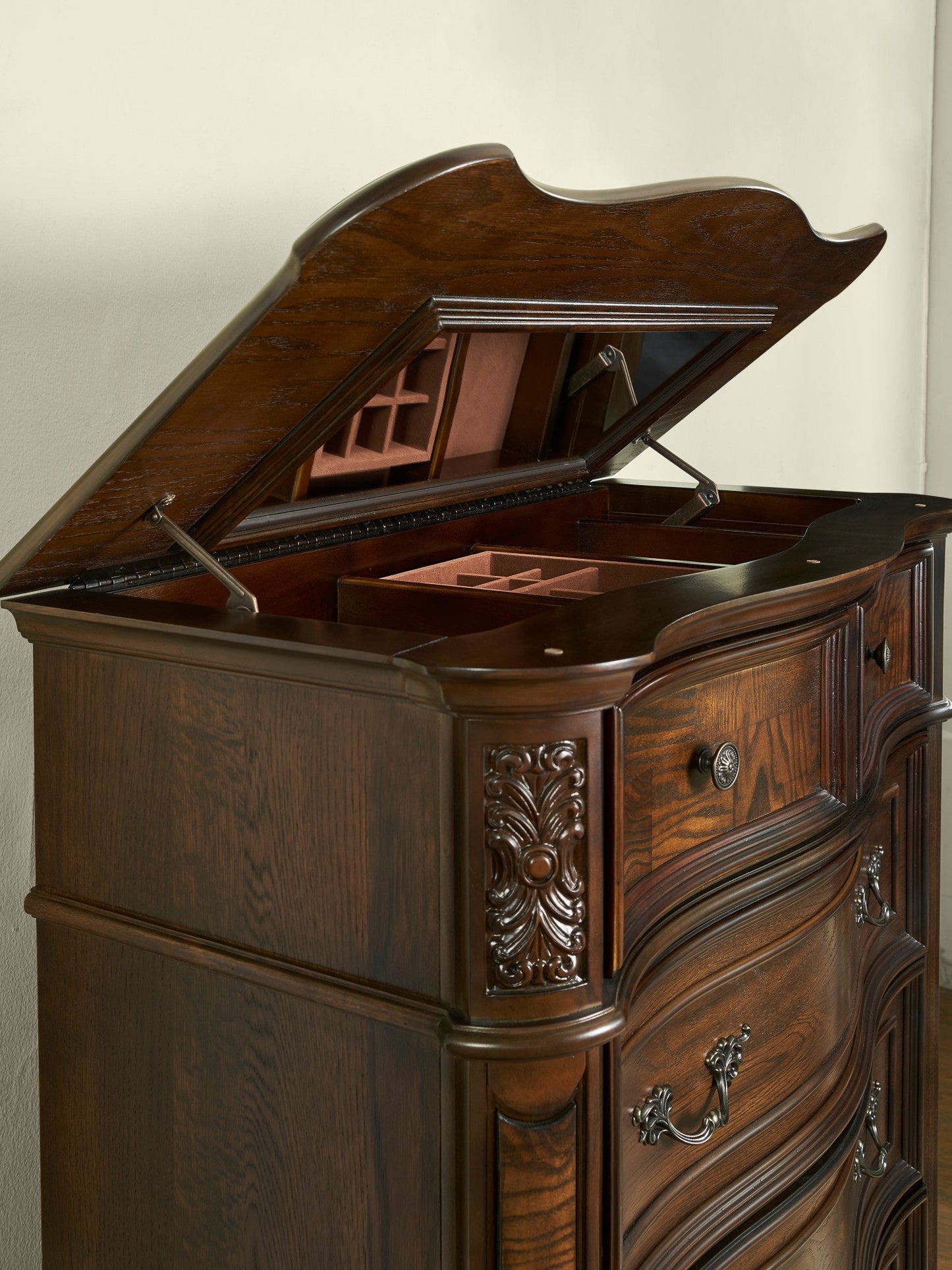 Royale Lift Top Chest