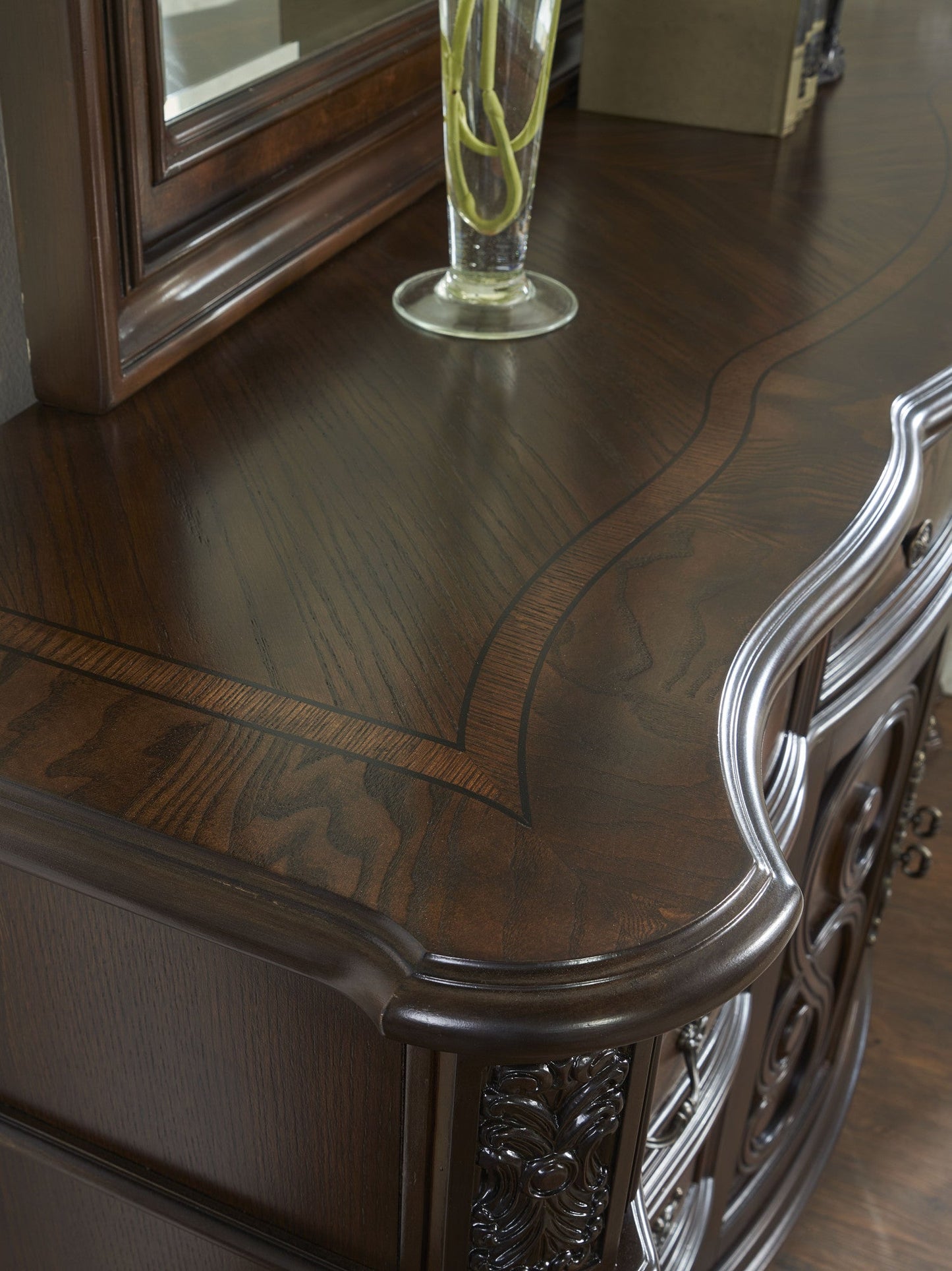 Royale Dresser & Mirror