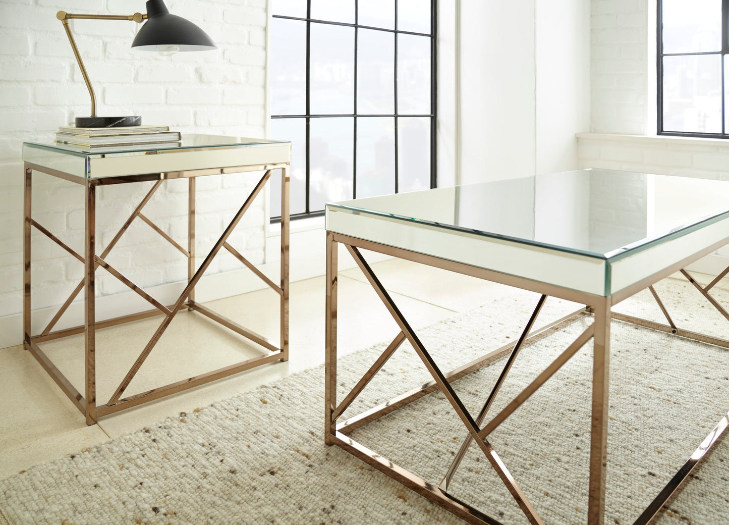 Evelyn cocktail Table