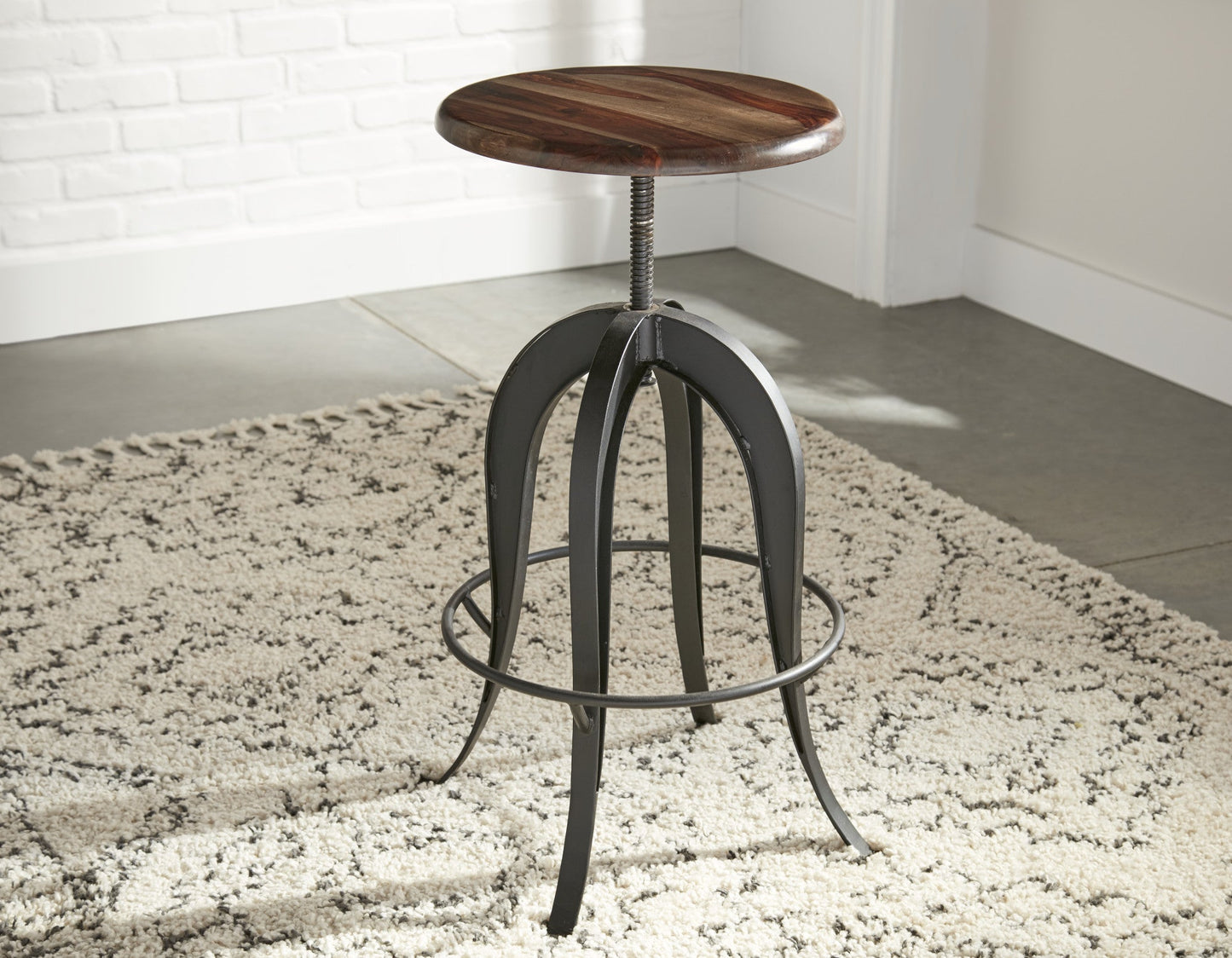 Sparrow Round Setup Stool