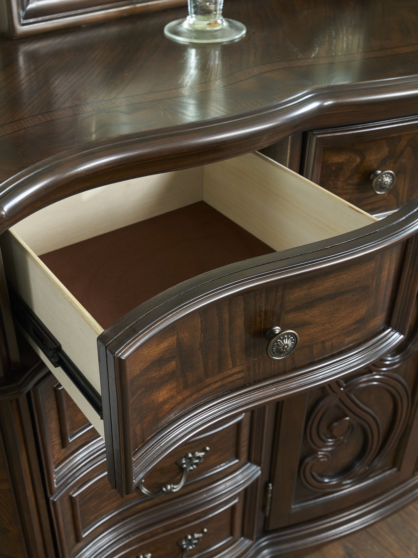 Royale Dresser & Mirror