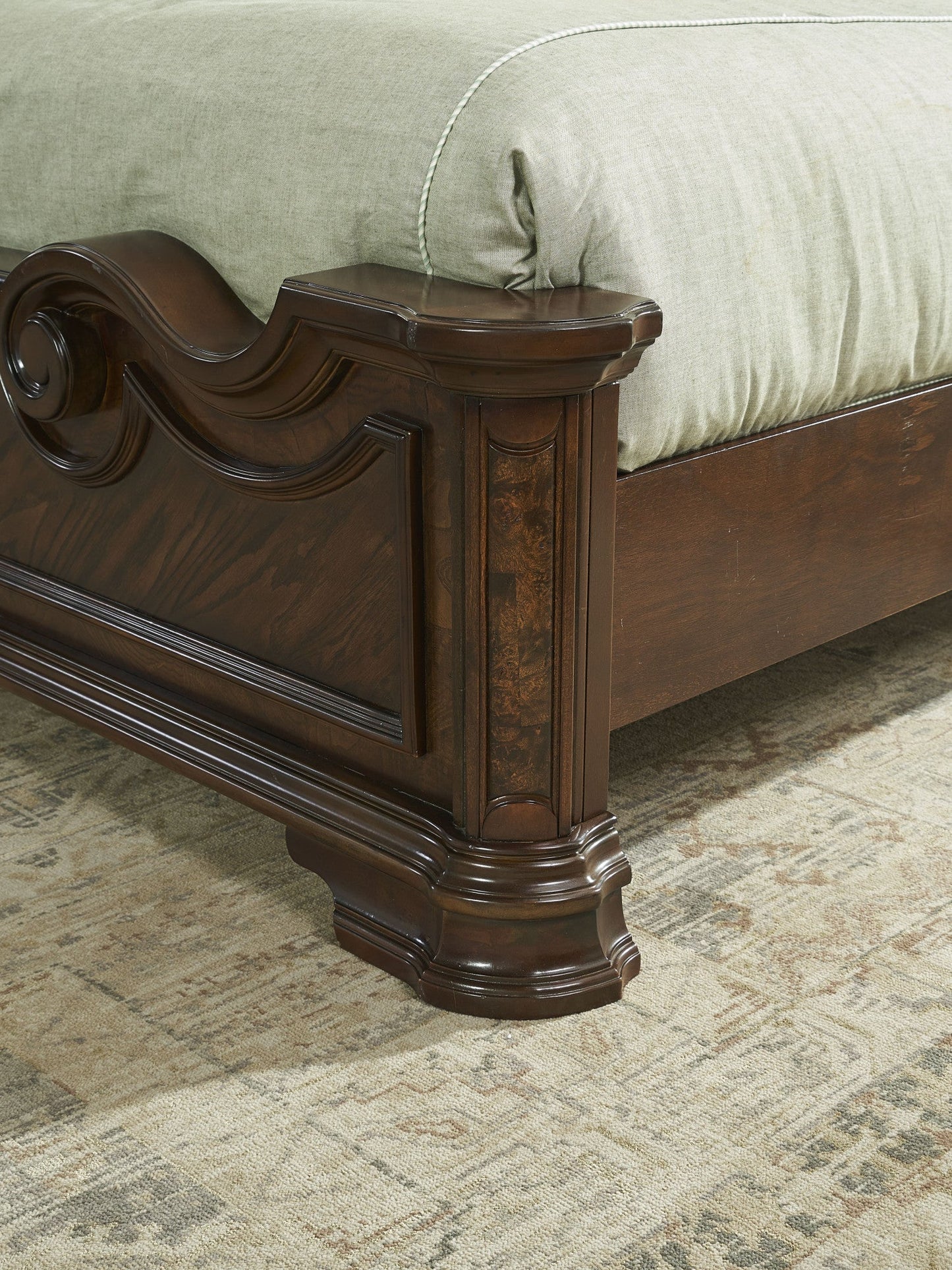 Royale King Bed Footboard