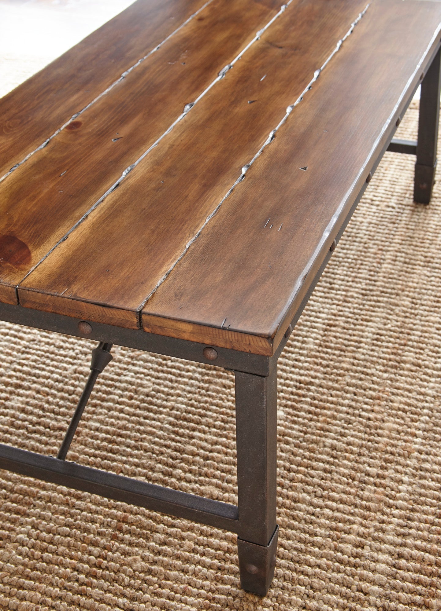 Ashford Cocktail Table