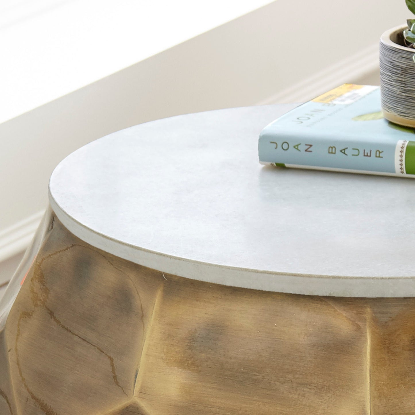 Stomp Round End Table w/