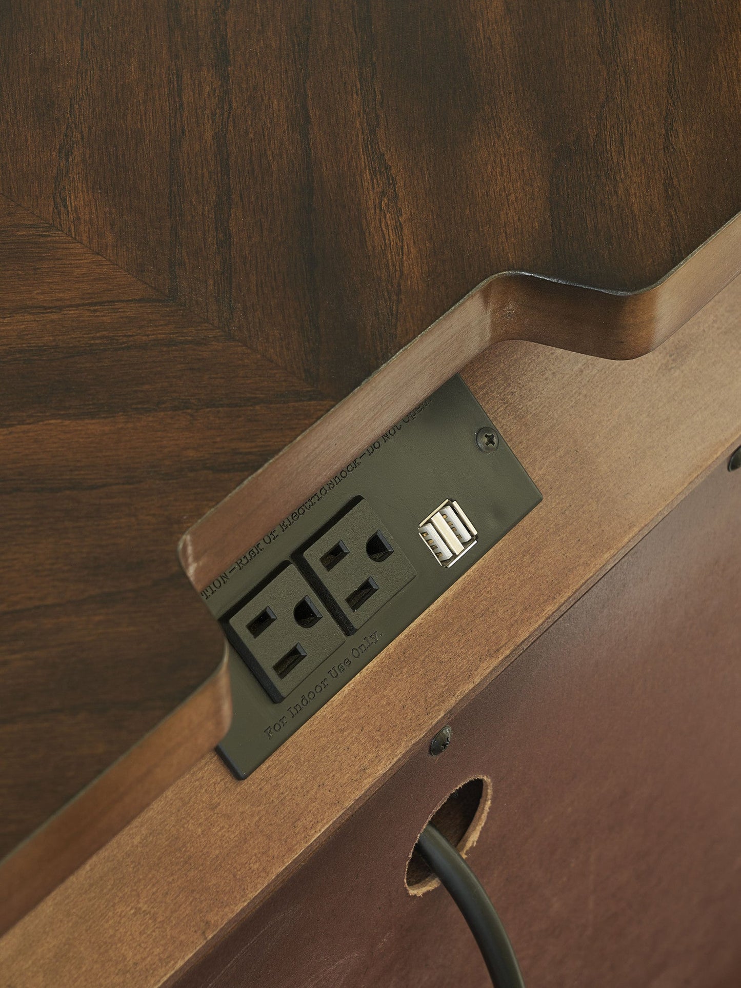 Royale Nightstand w/USB and Pwr